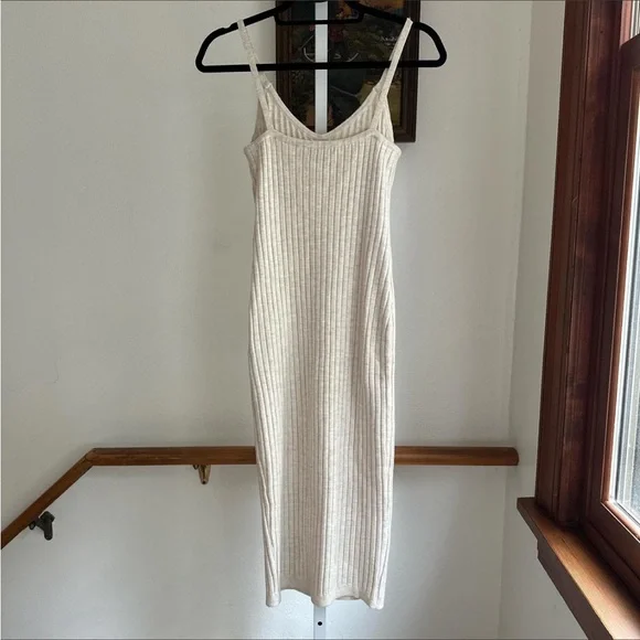 7 For All Mankind ribbed knit Midi dress cream body on size small - Picture 4 of 5